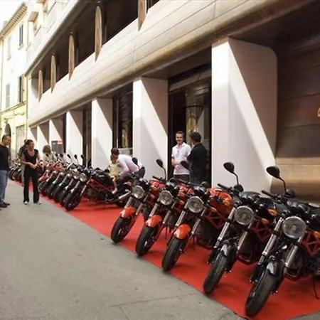 Duomo Hotel 4*