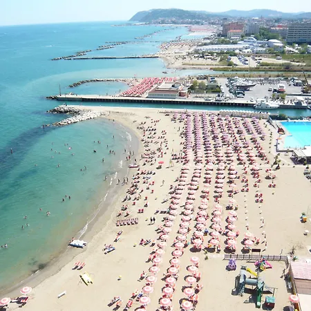 Ξενοδοχείο Duomo 4*